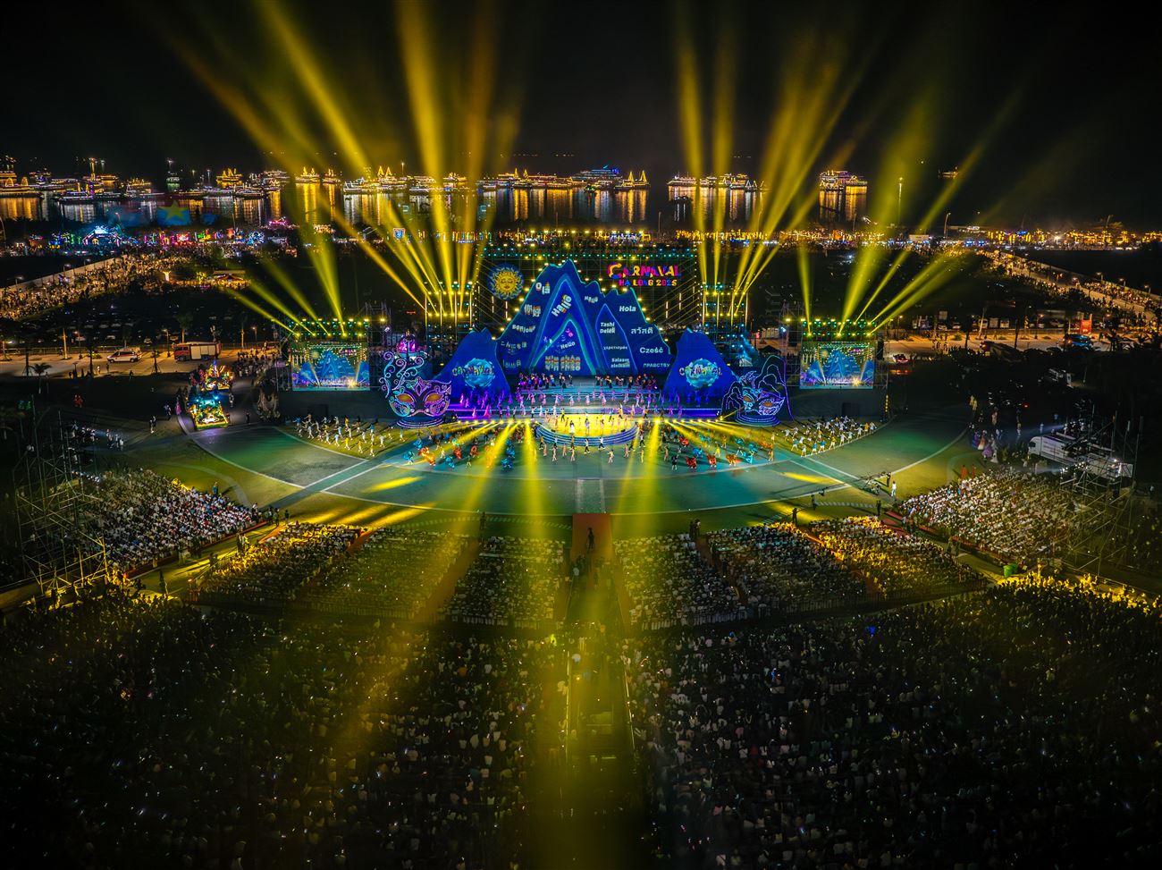 Carnival Hạ Long 2